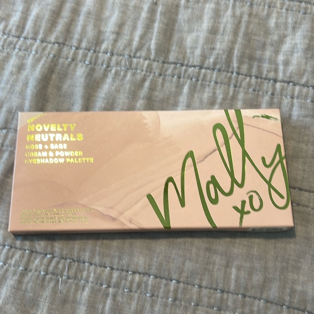 Mally Eyeshadow palette